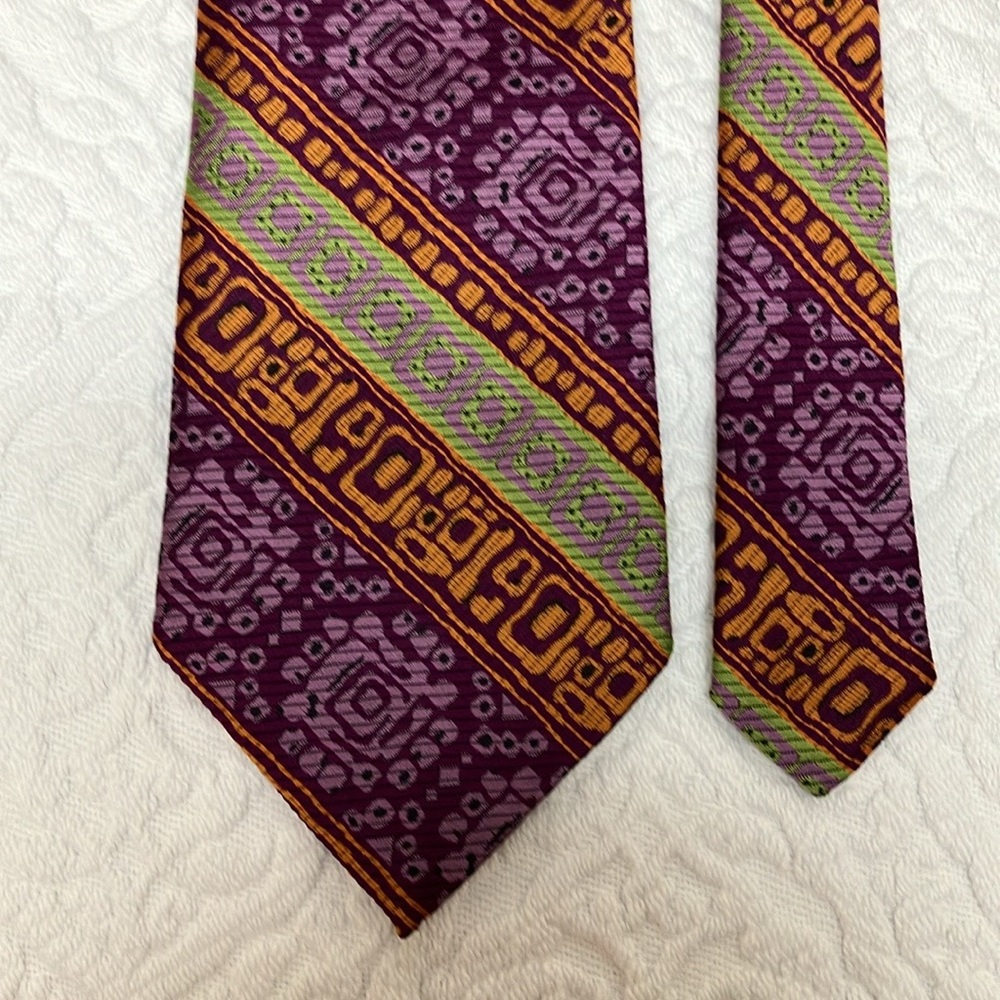 Gentry Wembley vintage polyester tie, bold geometric stripe, purple, orange